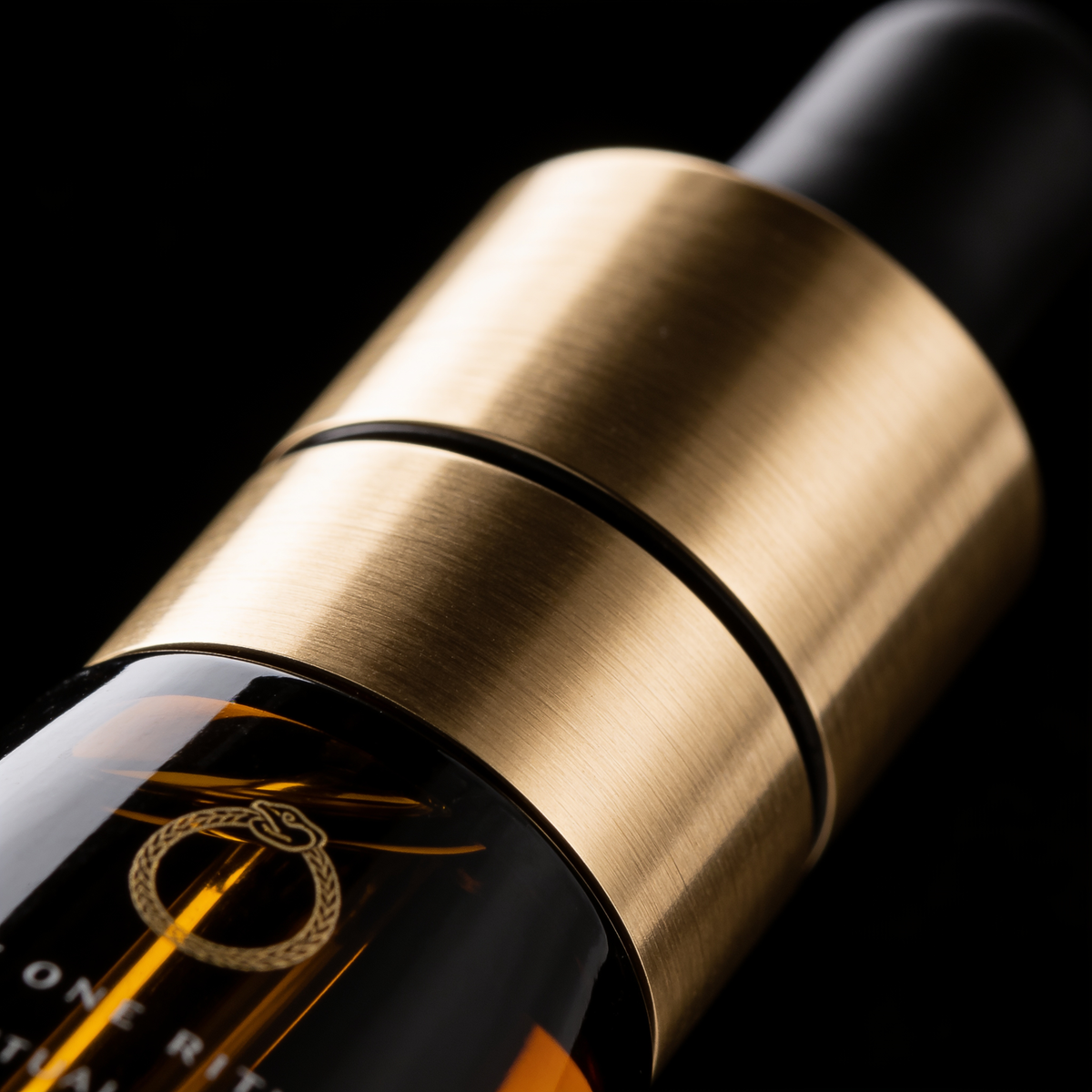 RITUAL-01 — Oud Beard Oil